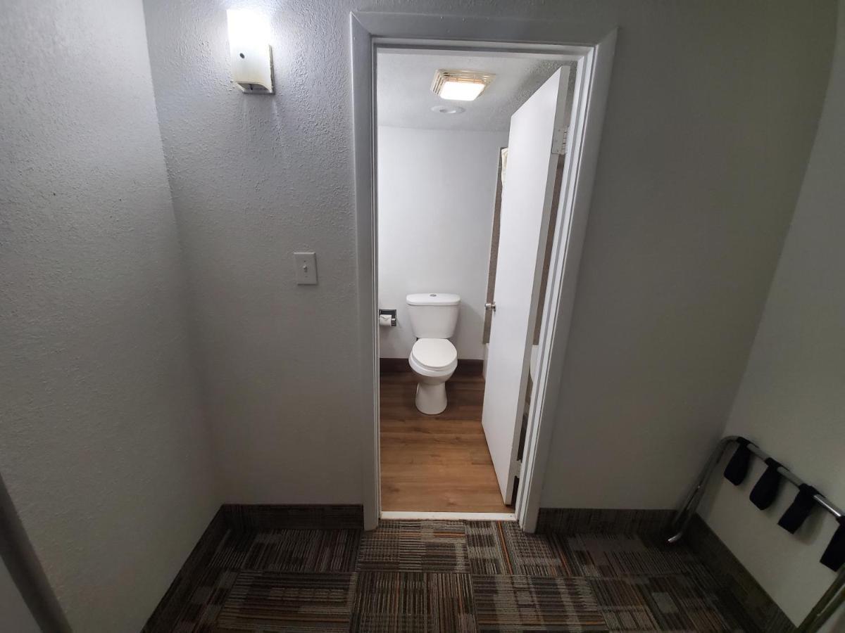 Royal Inn Hotel Indianapolis Bagian luar foto
