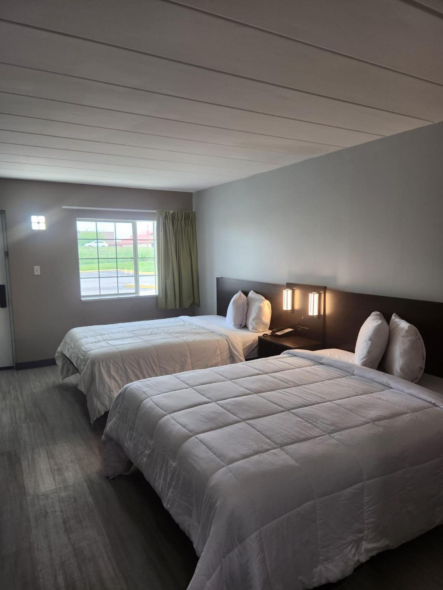 Royal Inn Hotel Indianapolis Bagian luar foto