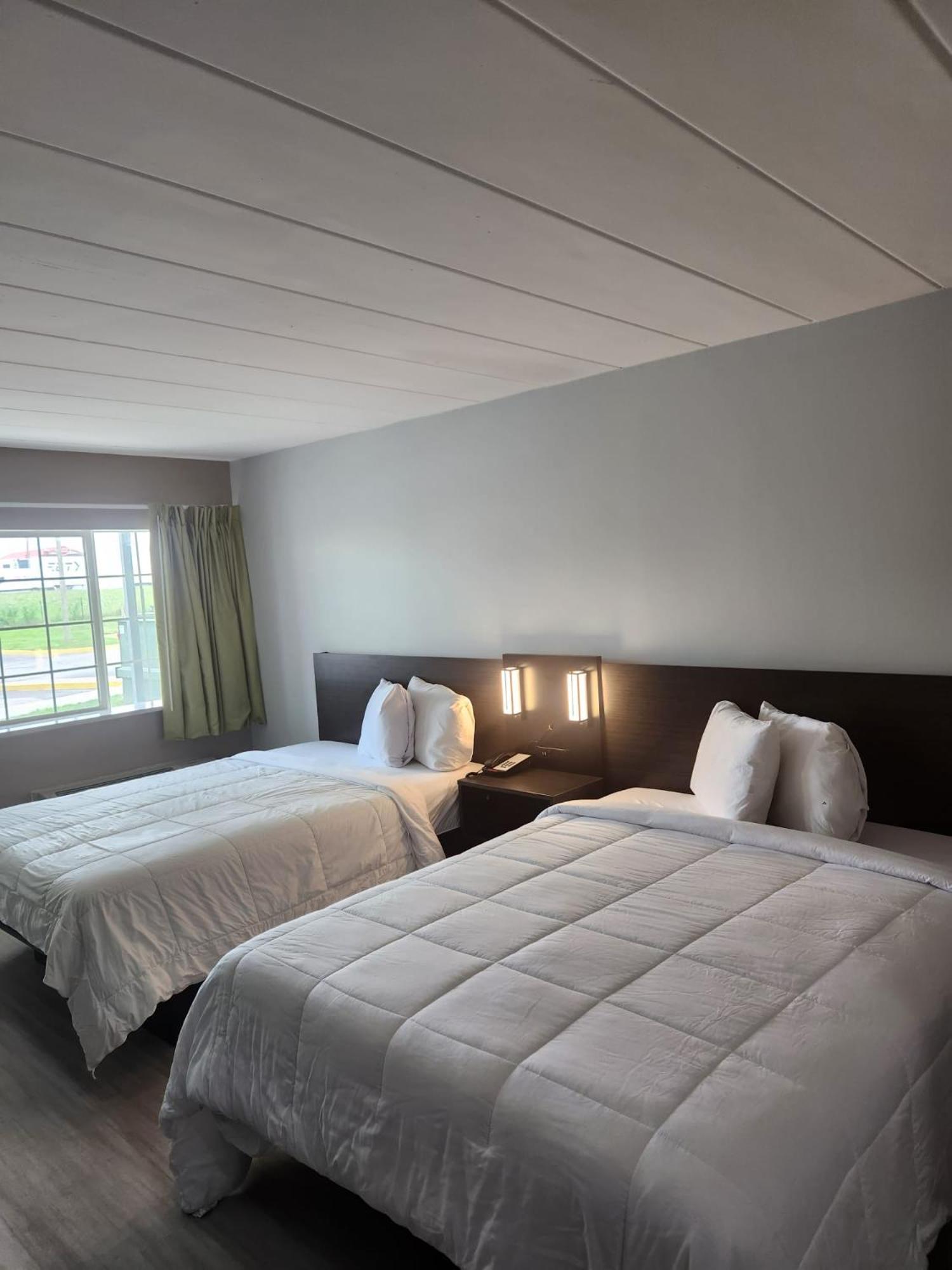 Royal Inn Hotel Indianapolis Bagian luar foto